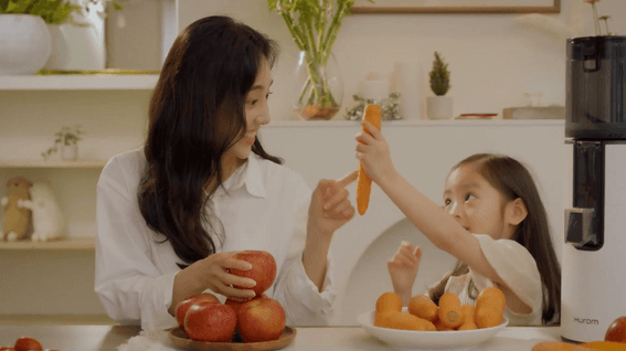 드롭샷매치 포트폴리오 - 휴롬 착즙기 제품 바이럴 홍보 영상 | 모녀 편